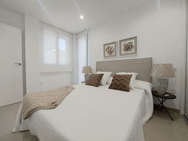 Chalet de 2 habitaciones en Pilar de la Horadada ciudad, Pilar de la Horadada en venta con piscina - 264.900 € (Ref: 9311453)