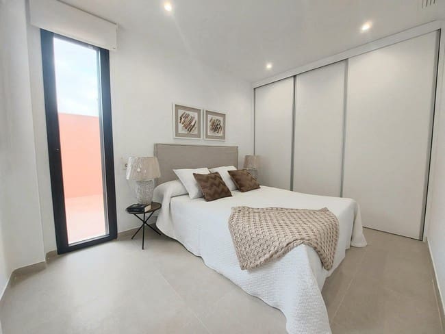 Chalet de 2 habitaciones en Pilar de la Horadada en venta con piscina - 264.900 € (Ref: 9311453)