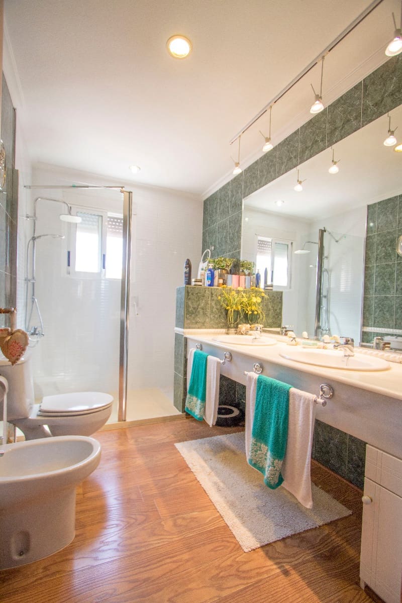 5 makuuhuone Huvila myytävänä paikassa La Marina mukana uima-altaan 
autotalli - 539 000 € (Ref: 9313874)