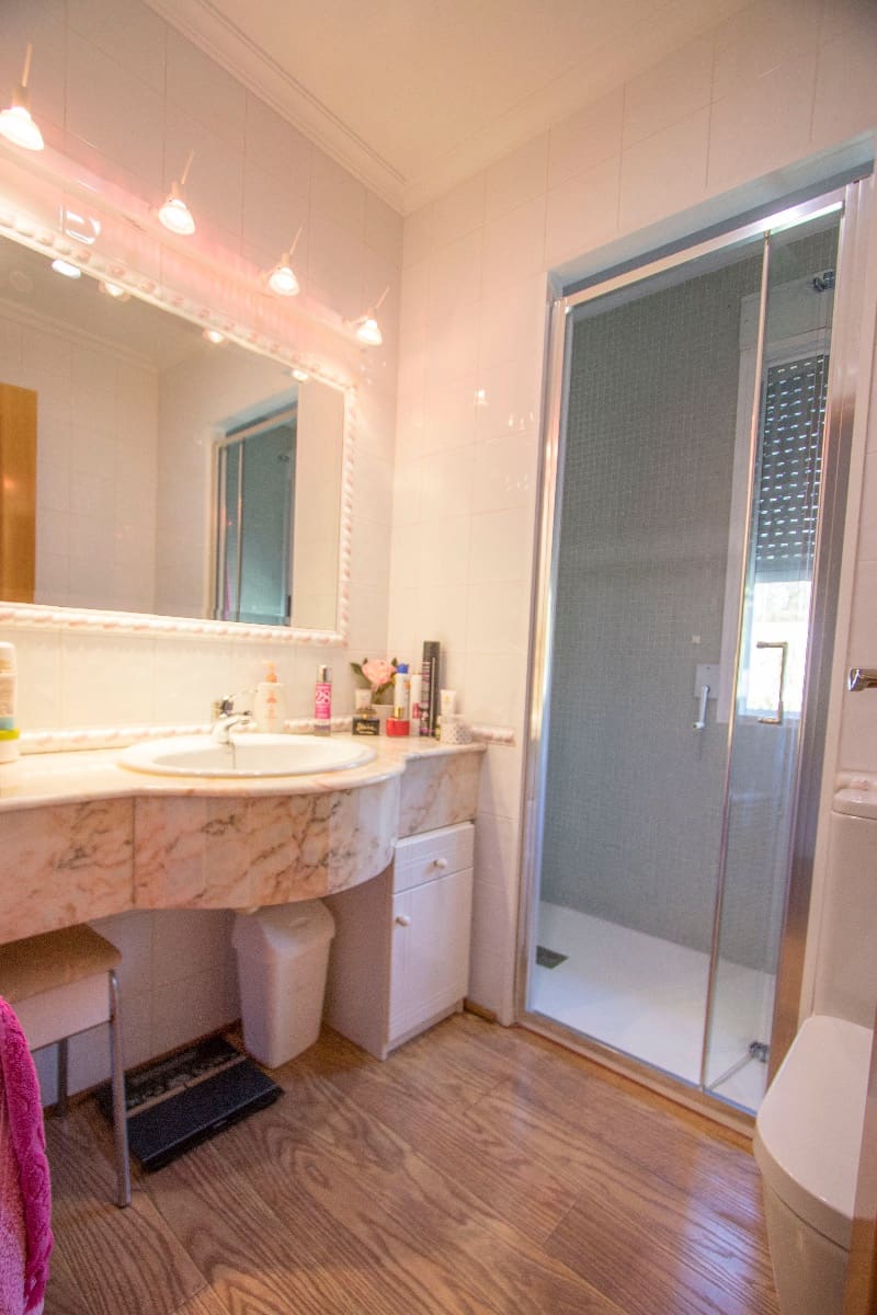 5 makuuhuone Huvila myytävänä paikassa La Marina mukana uima-altaan 
autotalli - 539 000 € (Ref: 9313874)