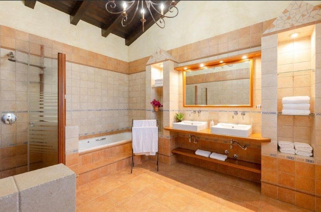 7 soverom Finca/Herregård til salgs i Catral med svømmebasseng garasje - € 780 000 (Ref: 9314251)