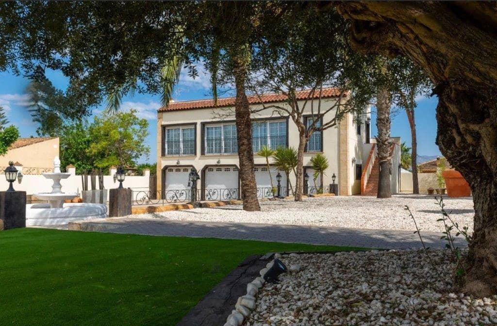 7 soverom Finca/Herregård til salgs i Catral med svømmebasseng garasje - € 780 000 (Ref: 9314251)