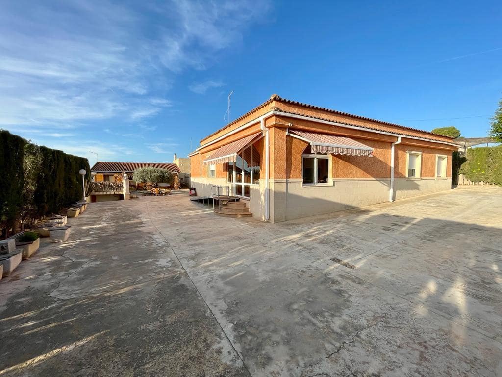 4 chambre Finca/Maison de Campagne à vendre à Albatera avec piscine garage - 399 999 € (Ref: 9324825)