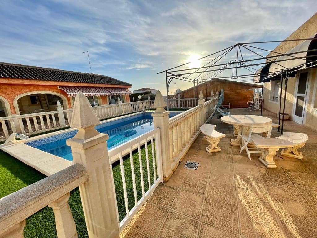 4 slaapkamer Finca/Landhuis te koop in Albatera met zwembad garage - € 399.999 (Ref: 9324826)