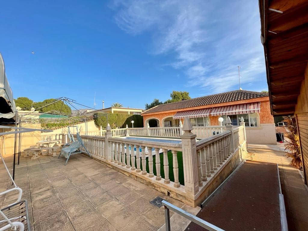 4 slaapkamer Finca/Landhuis te koop in Albatera met zwembad garage - € 399.999 (Ref: 9324826)