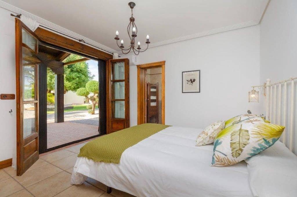 7 soveværelse Finca/Landehus til salg i Alicante by med swimmingpool garage - € 780.000 (Ref: 9328330)