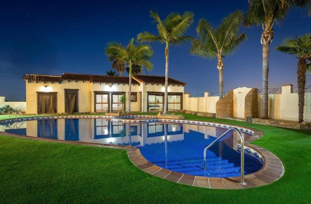 7 soveværelse Finca/Landehus til salg i Alicante by med swimmingpool garage - € 780.000 (Ref: 9328330)