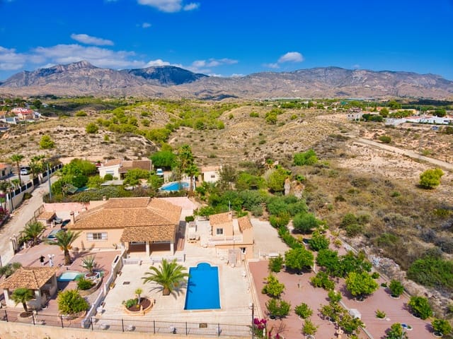 3 bedroom Finca/Country House for sale in Alicante / Alacant city with pool garage - € 379,995 (Ref: 9360596)