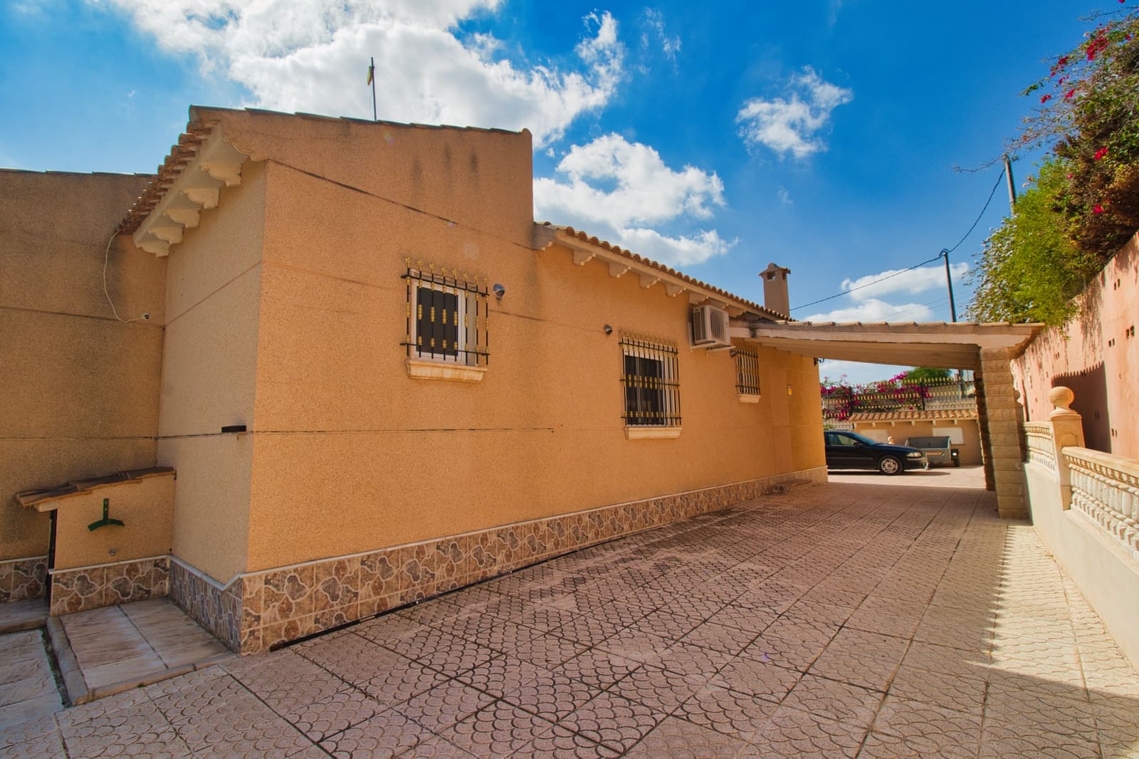 3 bedroom Finca/Country House for sale in Alicante / Alacant city with pool garage - € 379,995 (Ref: 9360596)