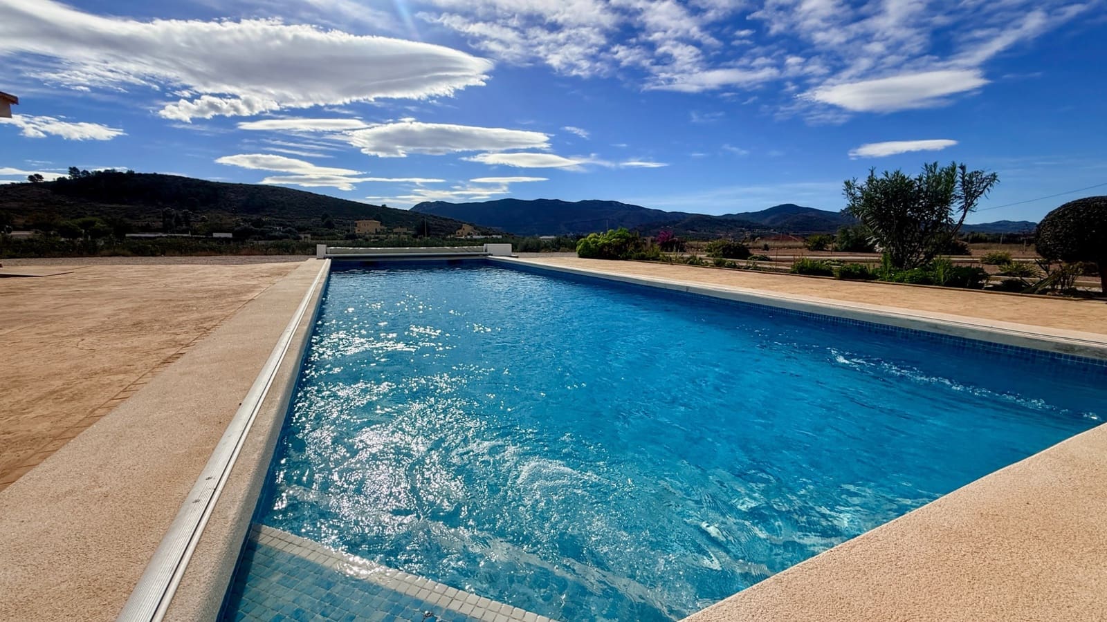 4 slaapkamer Villa te koop in Hondon de las Nieves met zwembad - € 399.000 (Ref: 9363309)