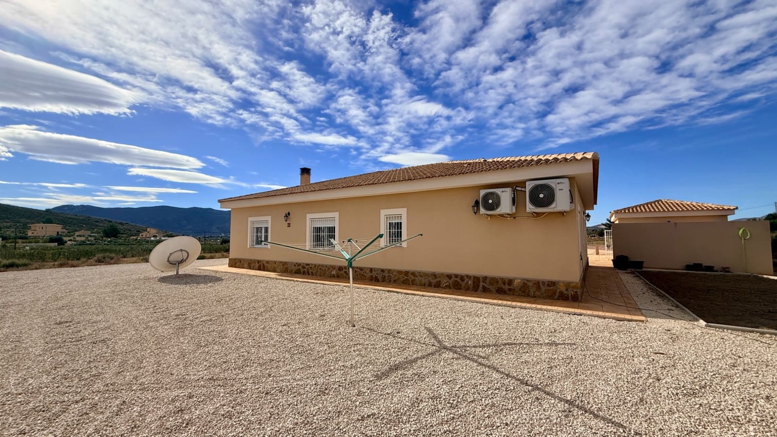 4 slaapkamer Villa te koop in Hondon de las Nieves met zwembad - € 399.000 (Ref: 9363309)