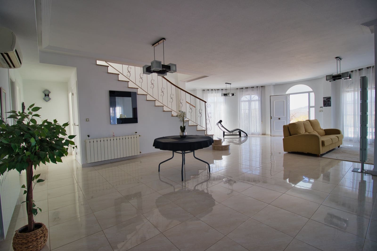 4 slaapkamer Finca/Landhuis te koop in Pinoso met zwembad garage - € 475.000 (Ref: 9369289)