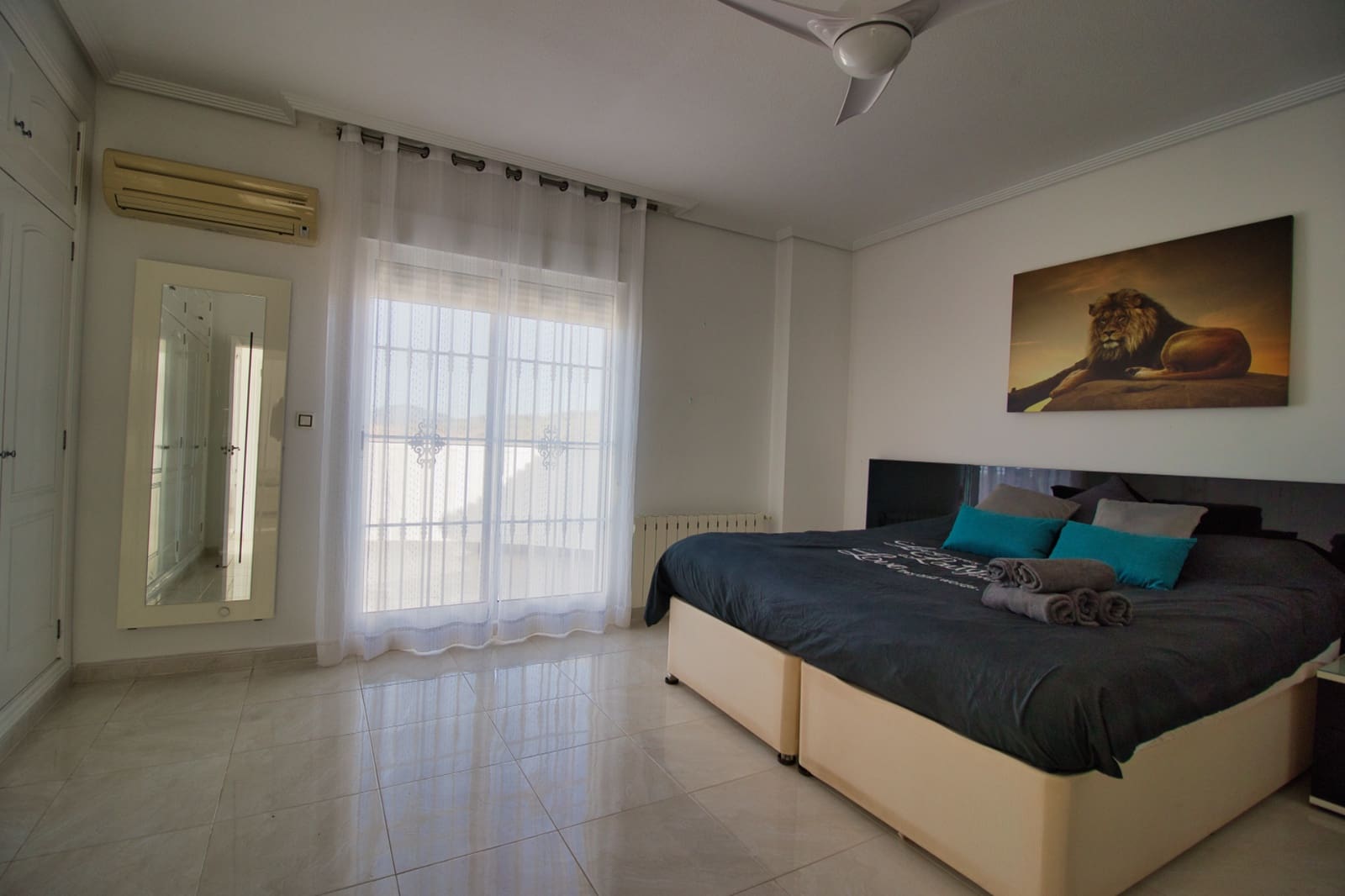 4 slaapkamer Finca/Landhuis te koop in Pinoso met zwembad garage - € 475.000 (Ref: 9369289)