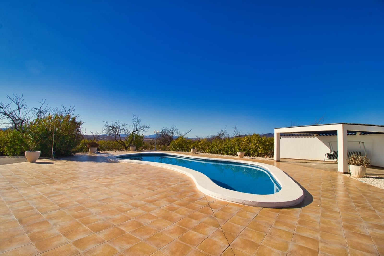 4 slaapkamer Finca/Landhuis te koop in Pinoso met zwembad garage - € 475.000 (Ref: 9369289)