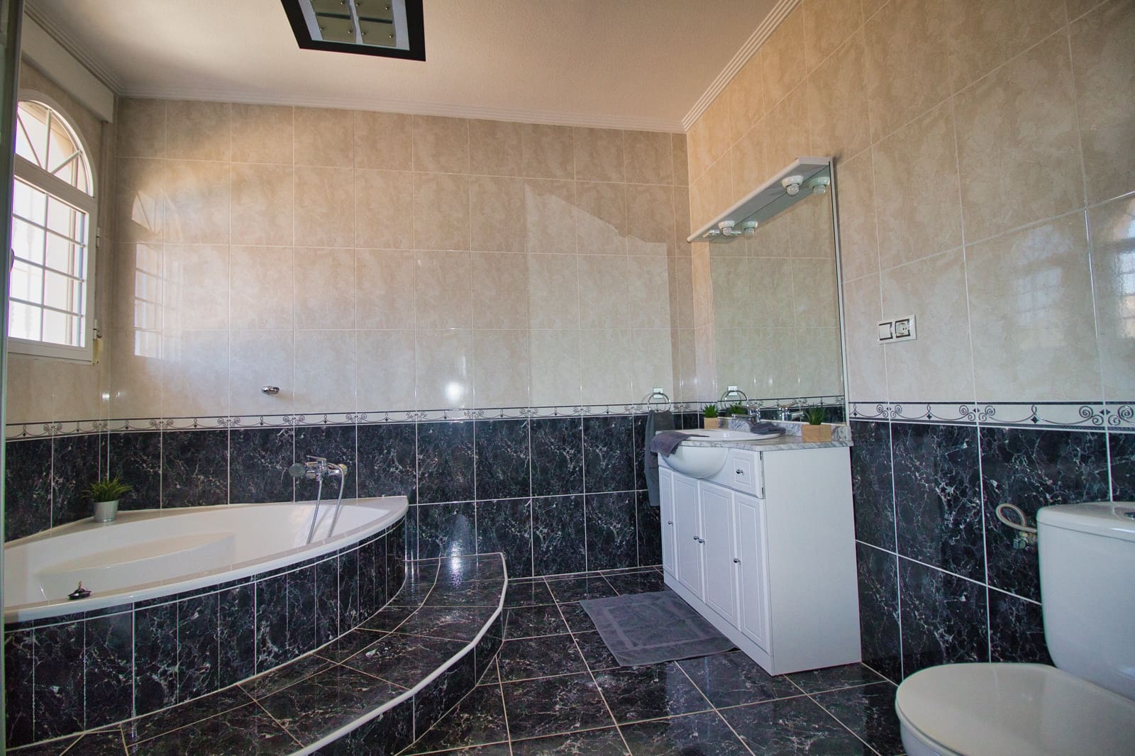 4 slaapkamer Finca/Landhuis te koop in Pinoso met zwembad garage - € 475.000 (Ref: 9369289)