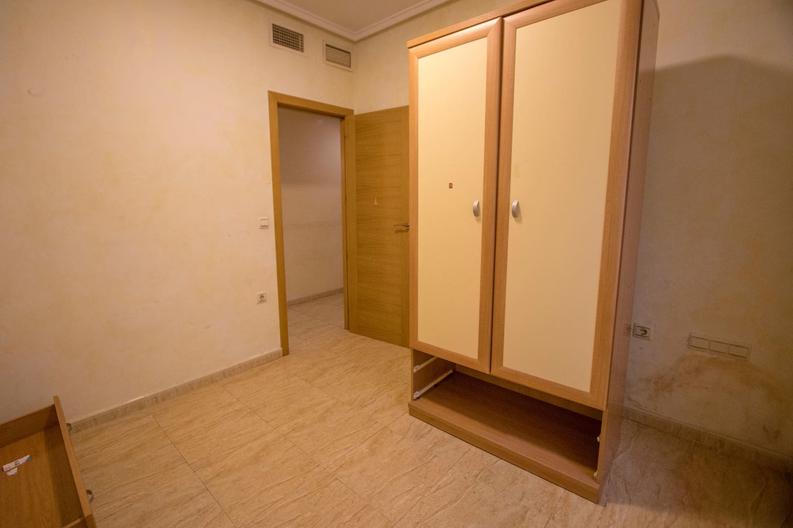 3 slaapkamer Appartement te koop in Cox - € 112.500 (Ref: 9369295)