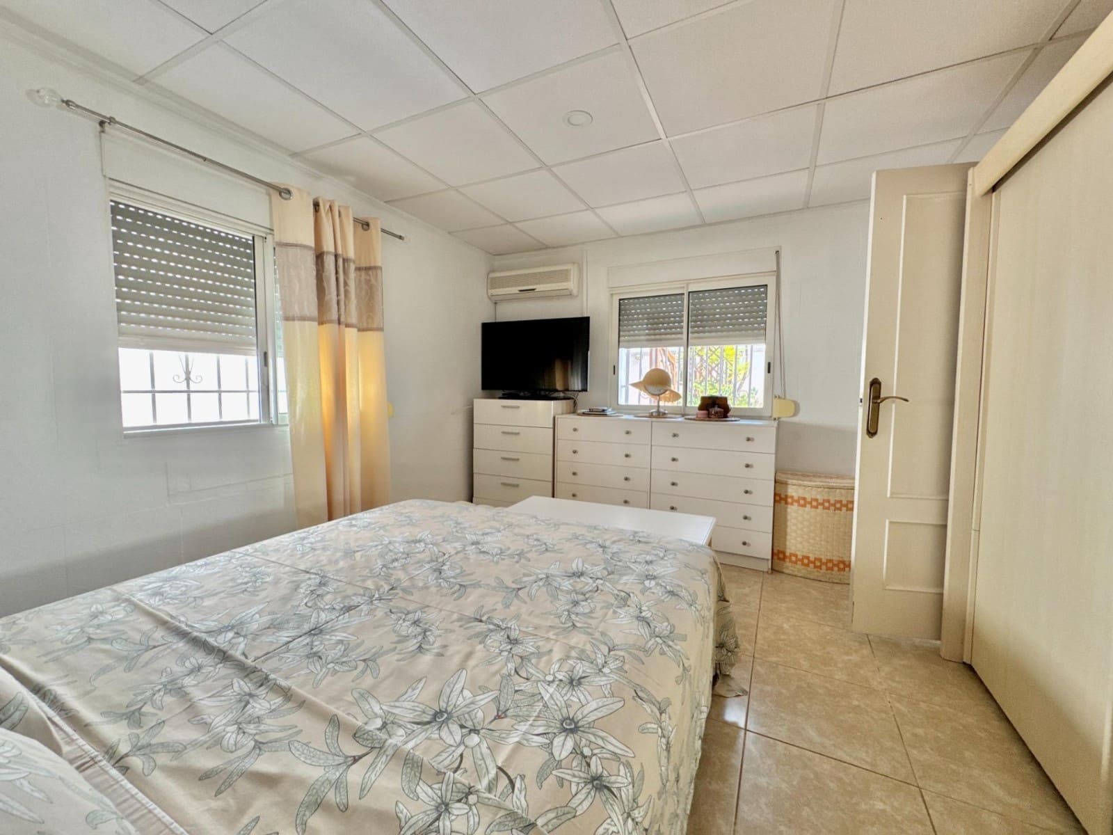 7 sypialnia Finka/Dom wiejski na sprzedaż w Miasto Alicante / Alacant z basenem garażem - 649 000 € (Ref: 9378253)