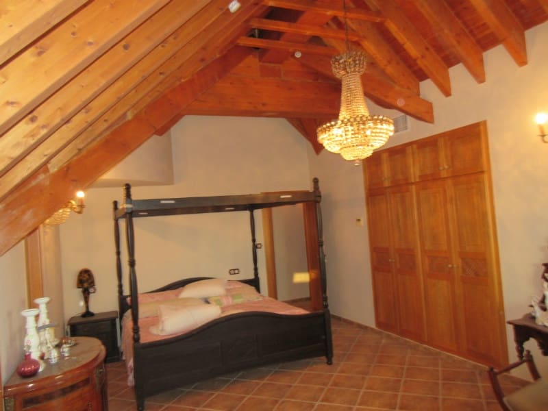 16 sypialnia Finka/Dom wiejski na sprzedaż w Miasto Alicante / Alacant z basenem garażem - 1 050 000 € (Ref: 9383201)