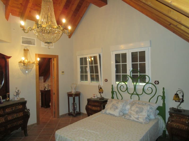 16 sypialnia Finka/Dom wiejski na sprzedaż w Miasto Alicante / Alacant z basenem garażem - 1 050 000 € (Ref: 9383201)