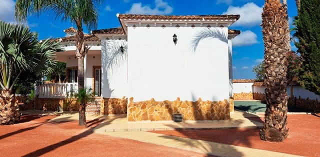 3 soverom Finca/Herregård til salgs i Catral med garasje - € 385 000 (Ref: 9383525)