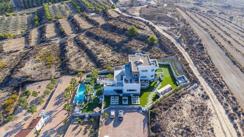 5 bedroom Finca/Country House for sale in Torremendo - € 1,695,000 (Ref: 9383972)