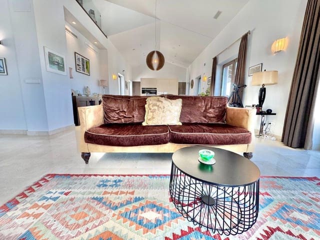 4 Zimmer Finca/Landgut zu verkaufen in Alicante / Alacant Stadt mit Pool Garage - 1.150.000 € (Ref: 9386527)