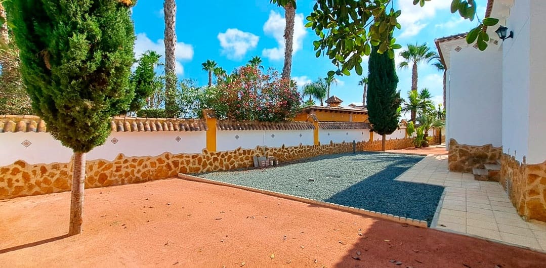 3 soverom Finca/Herregård til salgs i Catral med garasje - € 385 000 (Ref: 9399753)