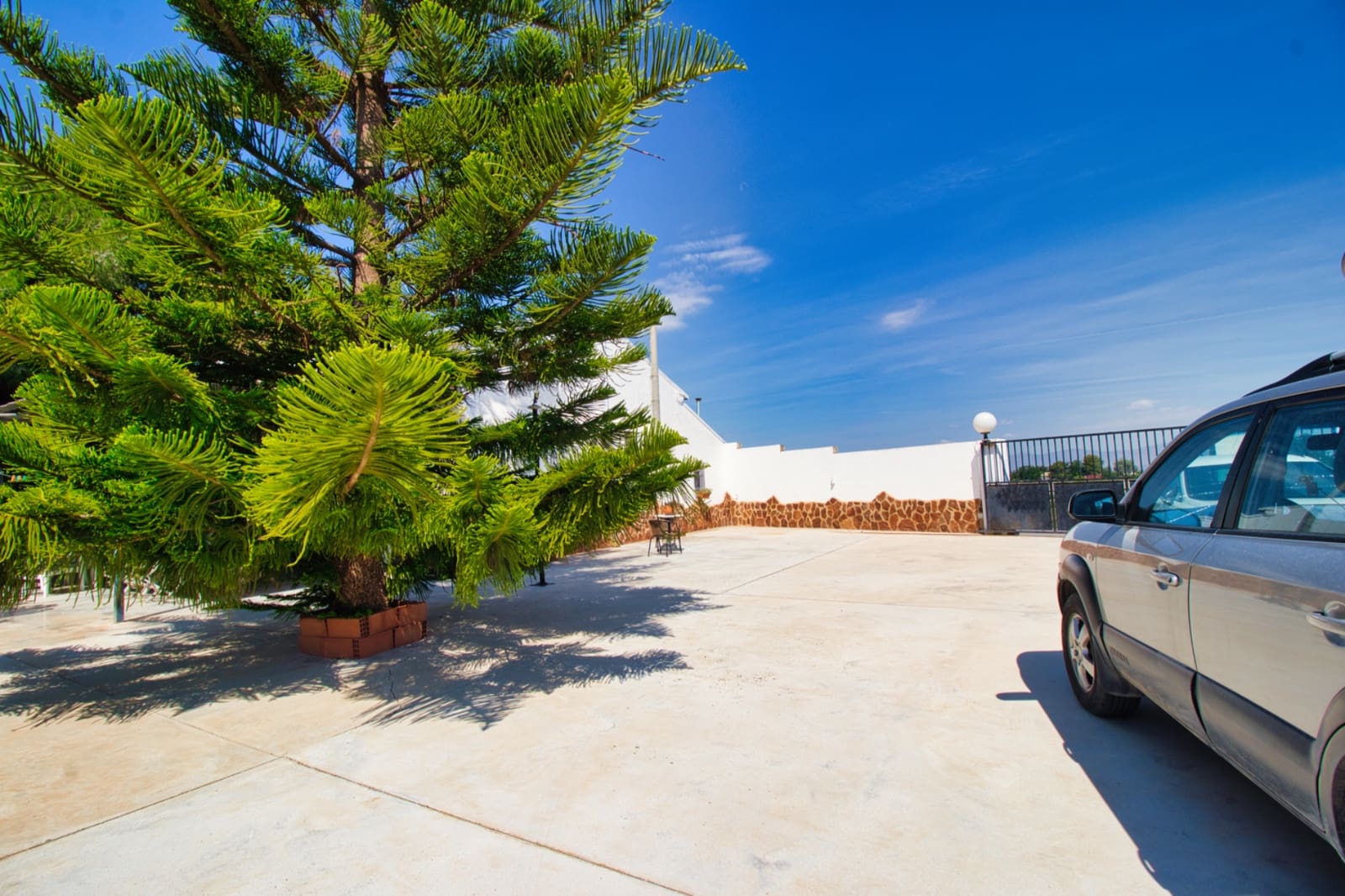 3 bedroom Commercial for sale in Dolores with pool garage - € 495,000 (Ref: 9402423)