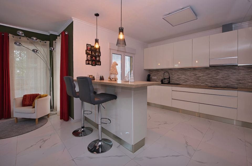 3 sypialnia Finka/Dom wiejski na sprzedaż w Miasto Alicante / Alacant z basenem garażem - 339 000 € (Ref: 9402433)