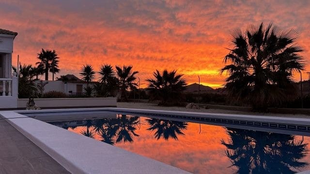 3 sypialnia Finka/Dom wiejski na sprzedaż w Miasto Alicante / Alacant z basenem garażem - 339 000 € (Ref: 9402433)