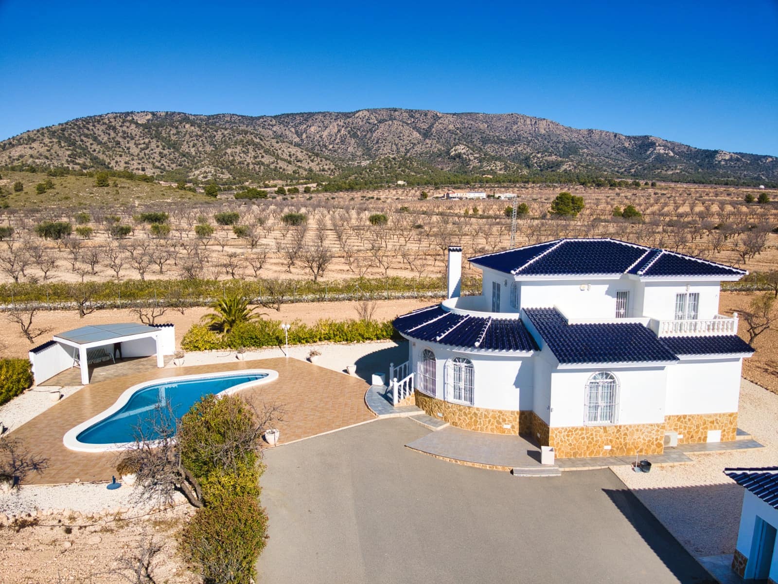 4 quarto Quinta/Casa Rural para venda em Pinoso com piscina garagem - 475 000 € (Ref: 9414925)