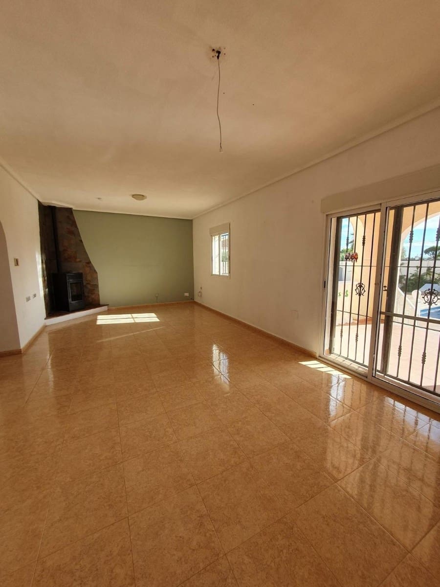 3 sovrum Finca/Hus på landet till salu i Alicante stad med pool garage - 285 000 € (Ref: 9417407)