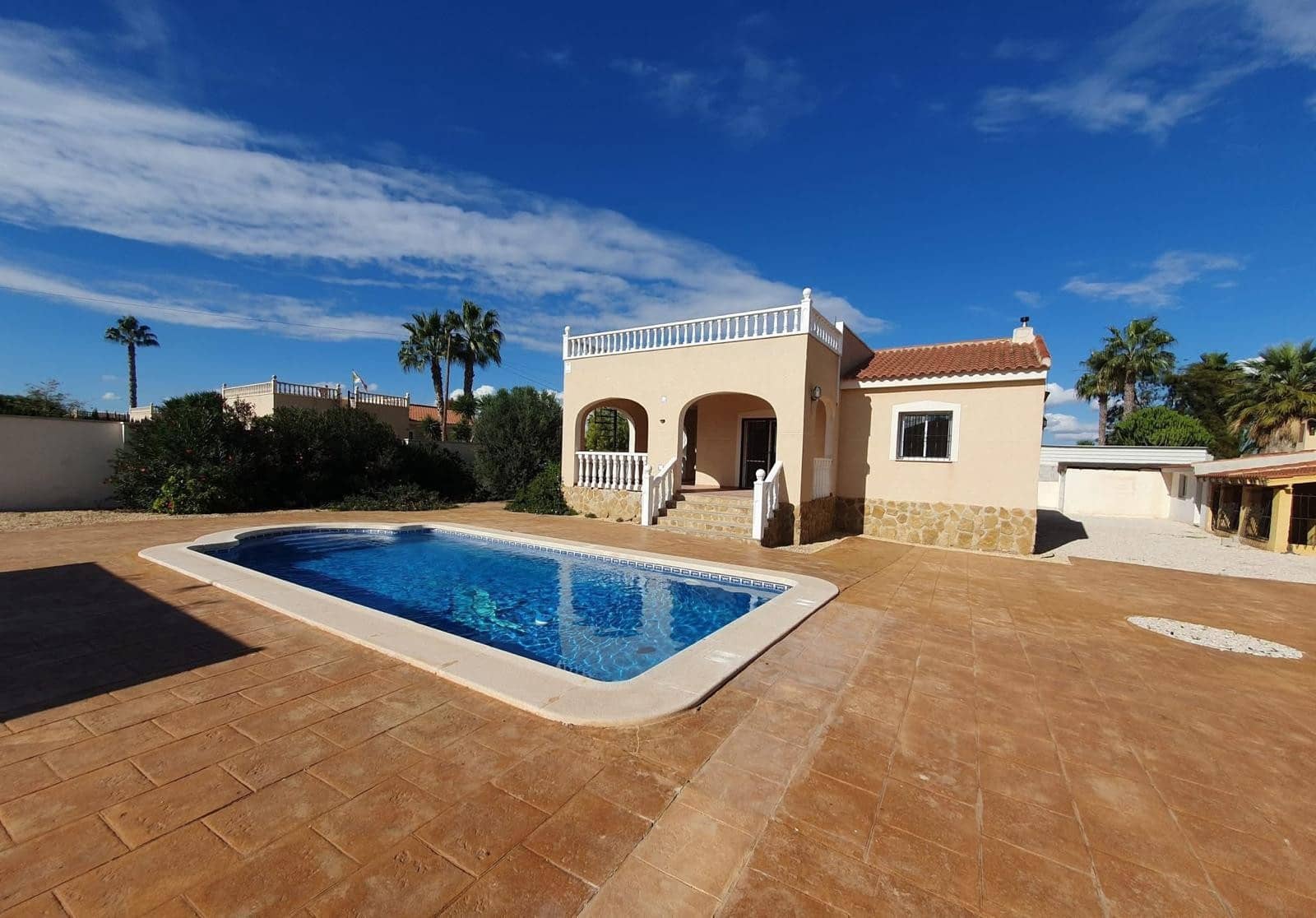3 sovrum Finca/Hus på landet till salu i Alicante stad med pool garage - 285 000 € (Ref: 9417407)