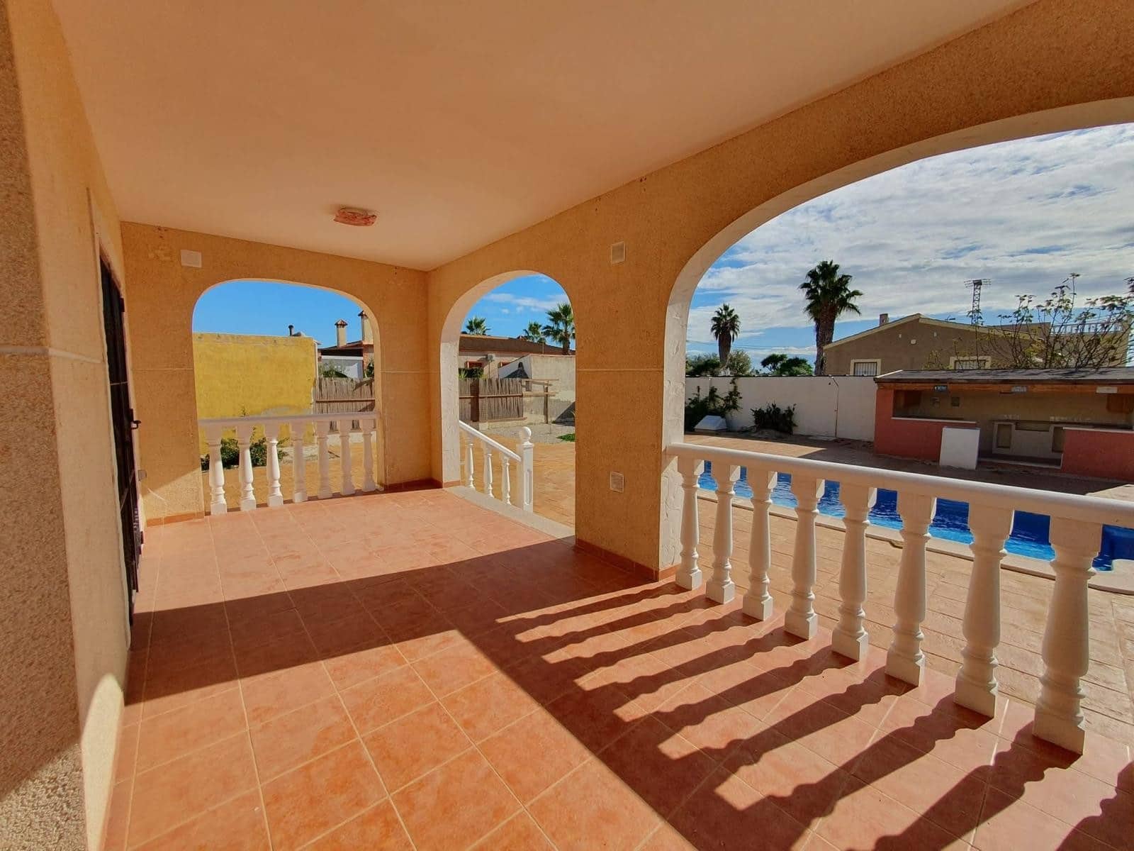 3 sovrum Finca/Hus på landet till salu i Alicante stad med pool garage - 285 000 € (Ref: 9417407)