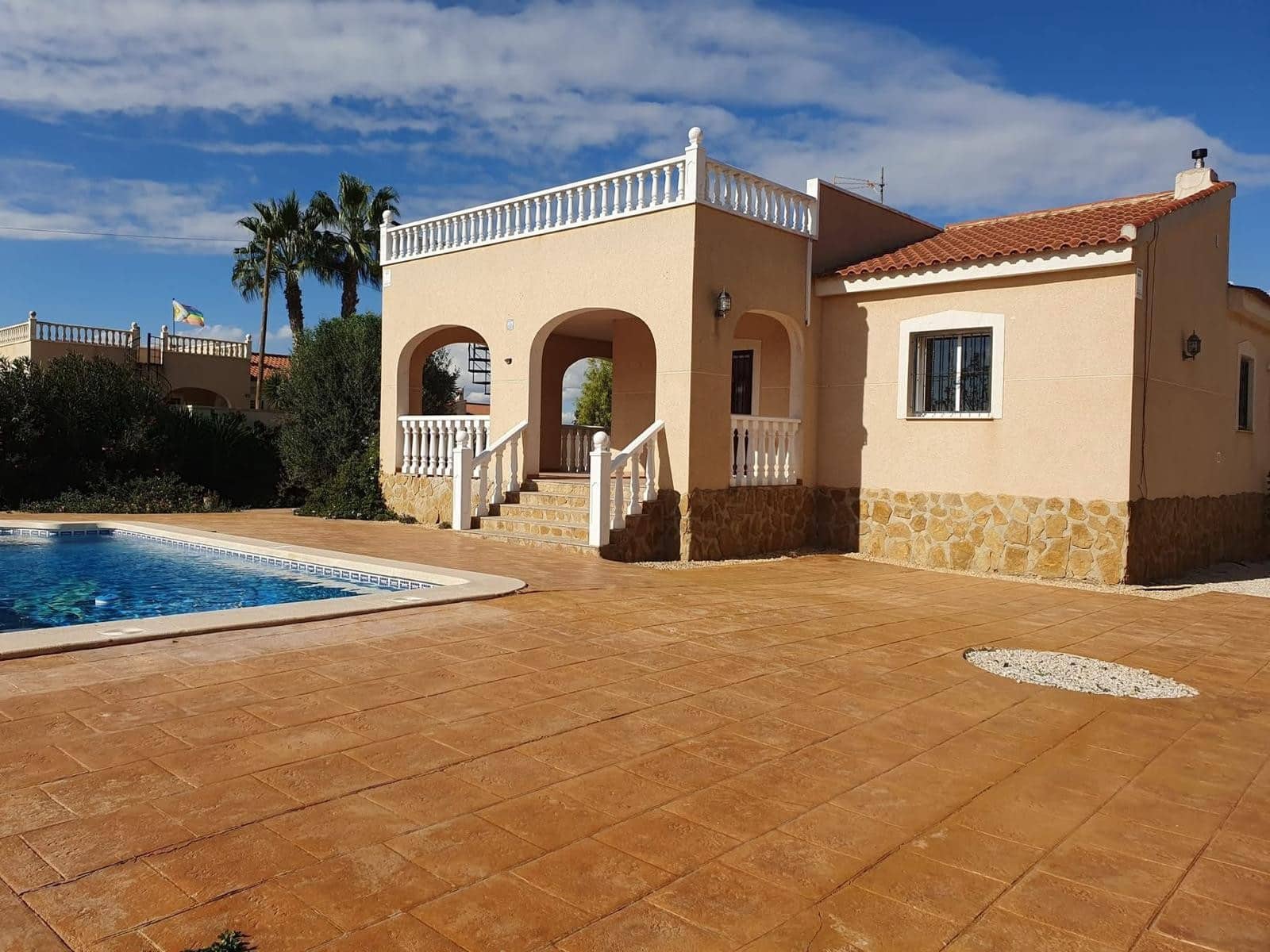 3 sovrum Finca/Hus på landet till salu i Alicante stad med pool garage - 285 000 € (Ref: 9417407)