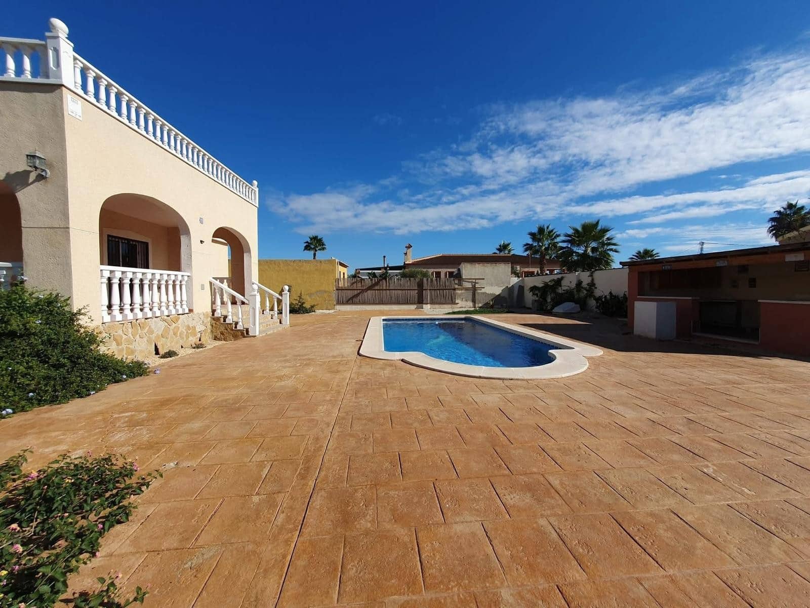 3 sovrum Finca/Hus på landet till salu i Alicante stad med pool garage - 285 000 € (Ref: 9417407)