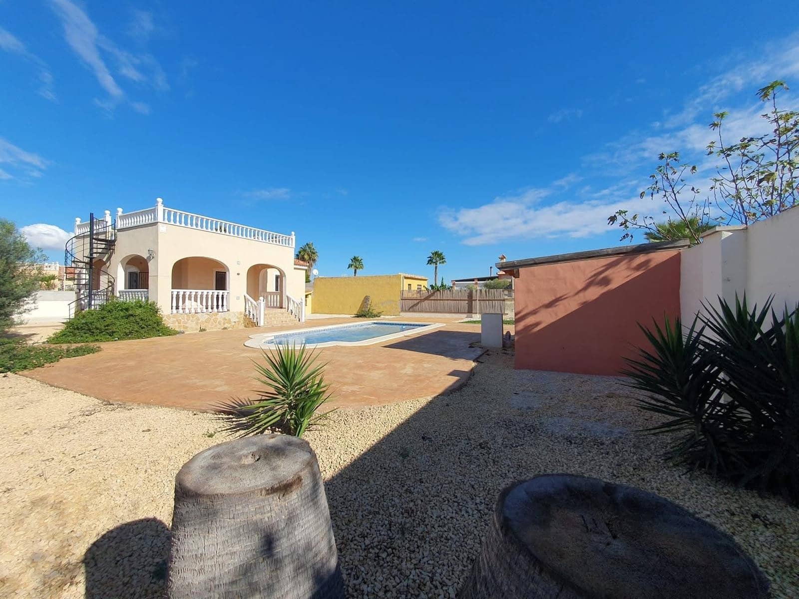 3 sovrum Finca/Hus på landet till salu i Alicante stad med pool garage - 285 000 € (Ref: 9417407)