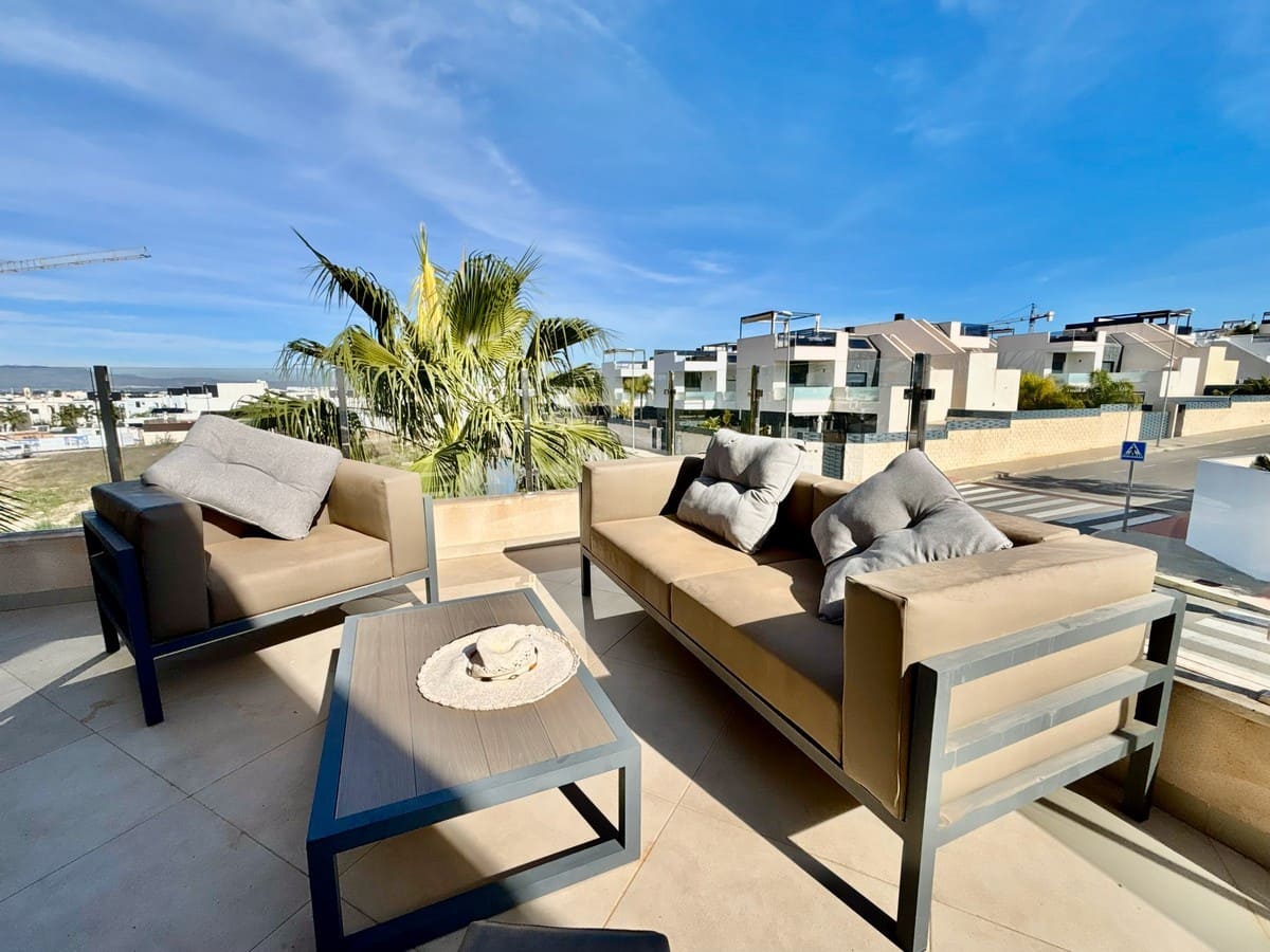 3 slaapkamer Villa te koop in Alicante stad met zwembad garage - € 395.000 (Ref: 9417409)