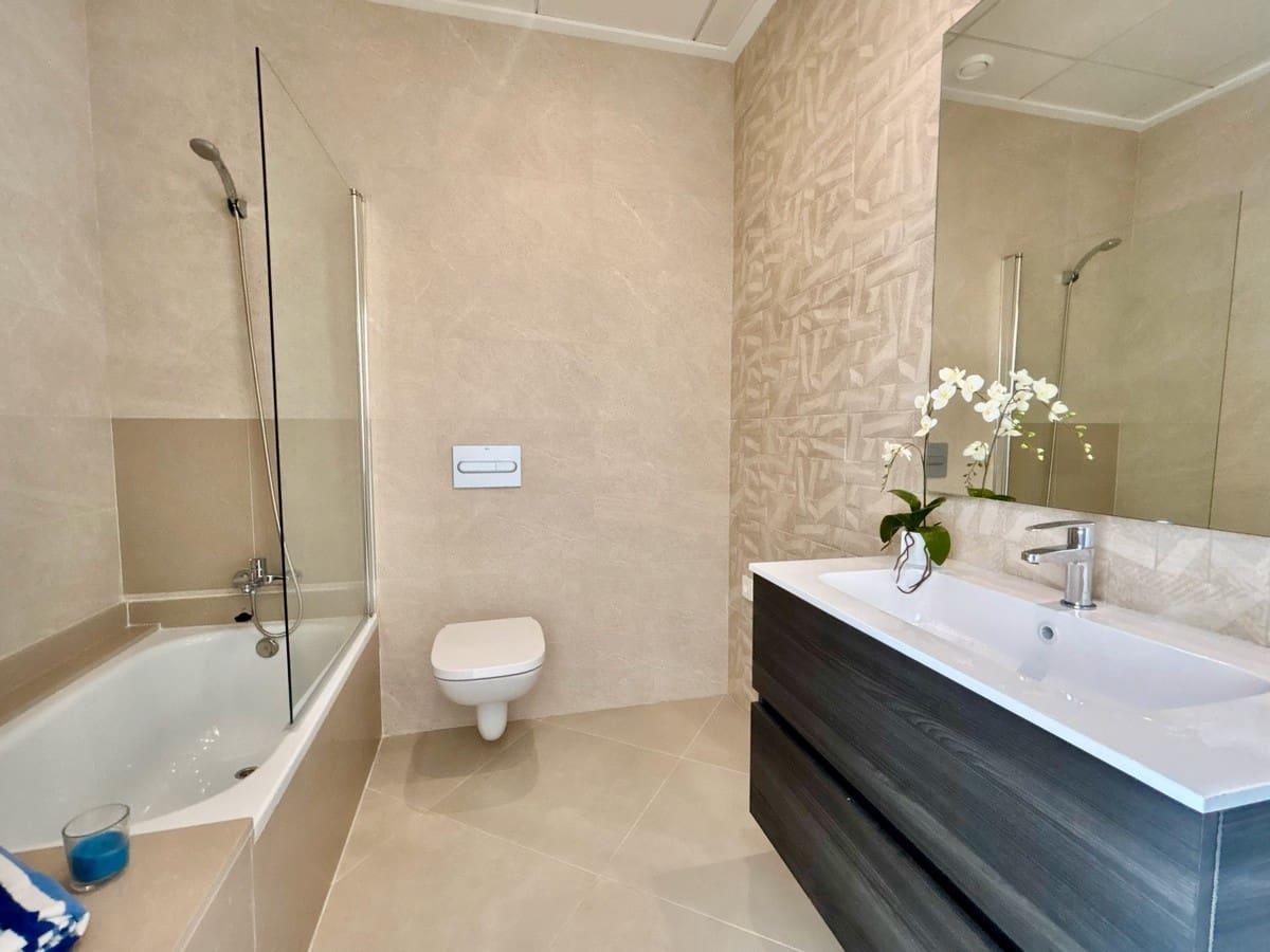 3 slaapkamer Villa te koop in Alicante stad met zwembad garage - € 395.000 (Ref: 9417409)