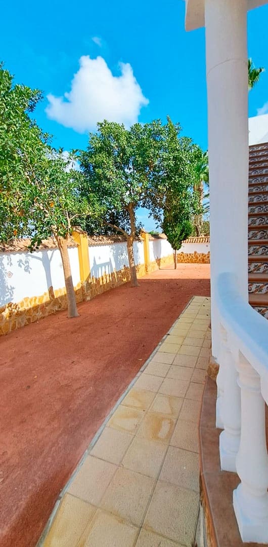 3 soveværelse Finca/Landehus til salg i Catral med garage - € 385.000 (Ref: 9426351)