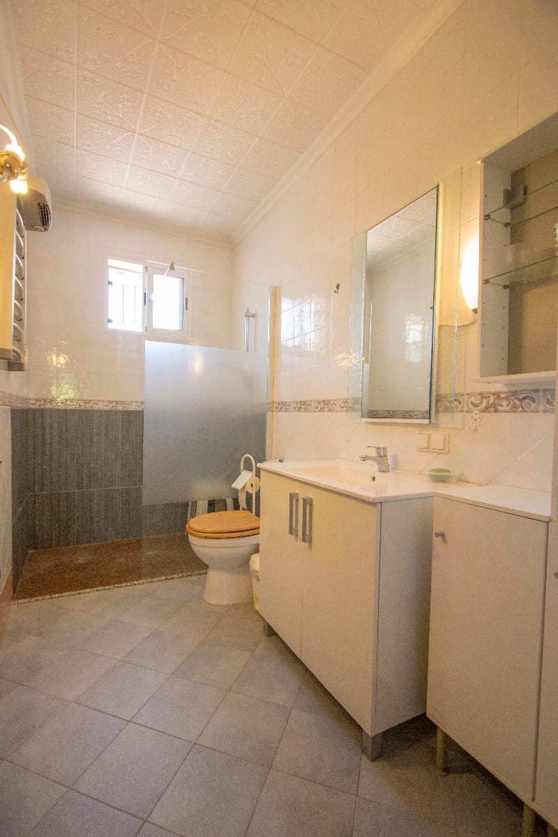 4 quarto Quinta/Casa Rural para venda em Alicante cidade com piscina garagem - 415 000 € (Ref: 9426356)