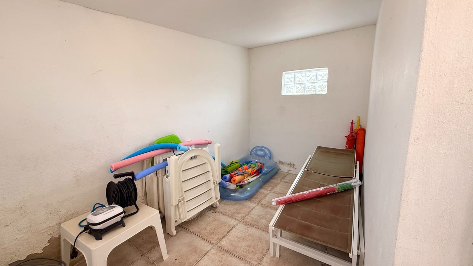 5 makuuhuone Huvila myytävänä paikassa Hondon de los Frailes mukana uima-altaan 
autotalli - 440 000 € (Ref: 9428130)