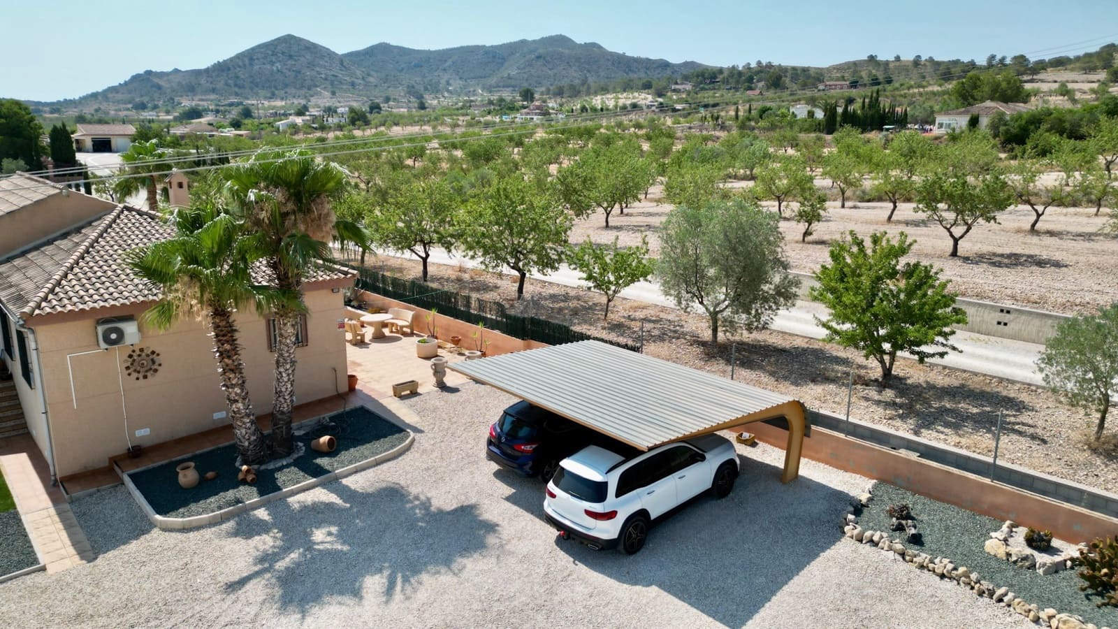 5 makuuhuone Huvila myytävänä paikassa Hondon de los Frailes mukana uima-altaan 
autotalli - 440 000 € (Ref: 9428130)