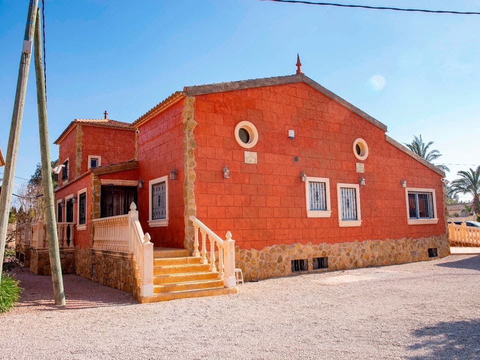 6 sypialnia Finka/Dom wiejski na sprzedaż w Miasto Alicante / Alacant z basenem garażem - 699 950 € (Ref: 9434568)