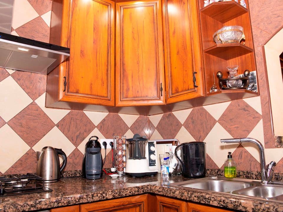 6 sypialnia Finka/Dom wiejski na sprzedaż w Miasto Alicante / Alacant z basenem garażem - 699 950 € (Ref: 9434568)