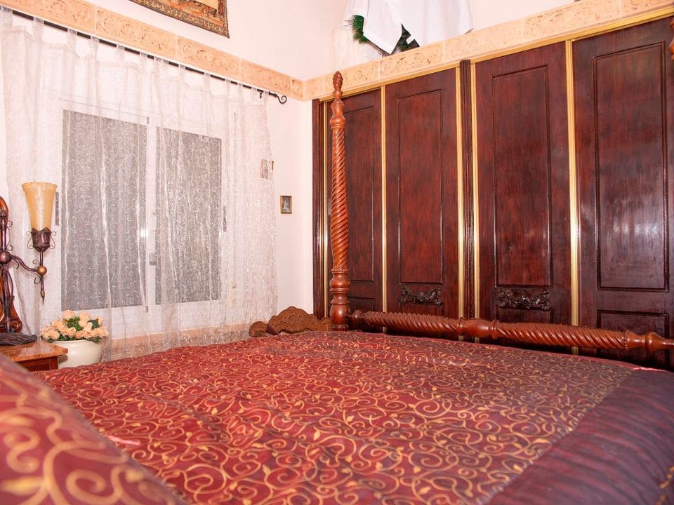 6 sypialnia Finka/Dom wiejski na sprzedaż w Miasto Alicante / Alacant z basenem garażem - 699 950 € (Ref: 9434568)