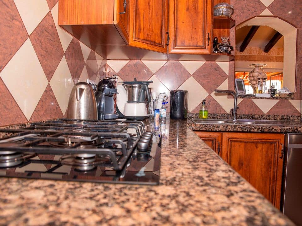 6 sypialnia Finka/Dom wiejski na sprzedaż w Miasto Alicante / Alacant z basenem garażem - 699 950 € (Ref: 9434568)