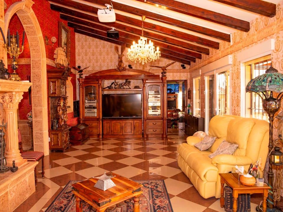 6 sypialnia Finka/Dom wiejski na sprzedaż w Miasto Alicante / Alacant z basenem garażem - 699 950 € (Ref: 9434568)