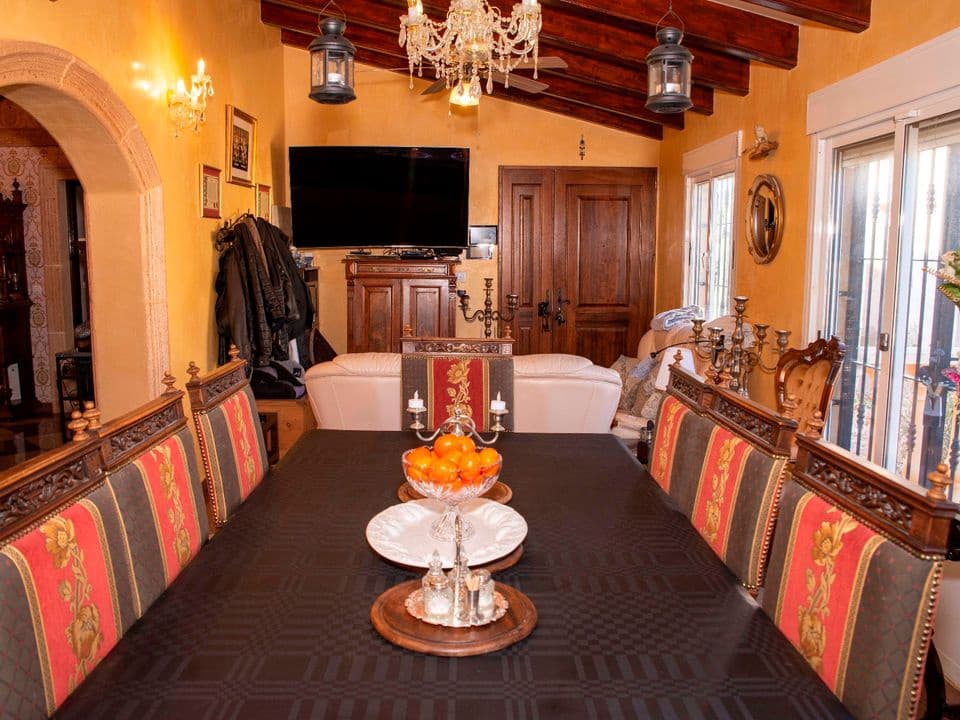 6 sypialnia Finka/Dom wiejski na sprzedaż w Miasto Alicante / Alacant z basenem garażem - 699 950 € (Ref: 9434568)