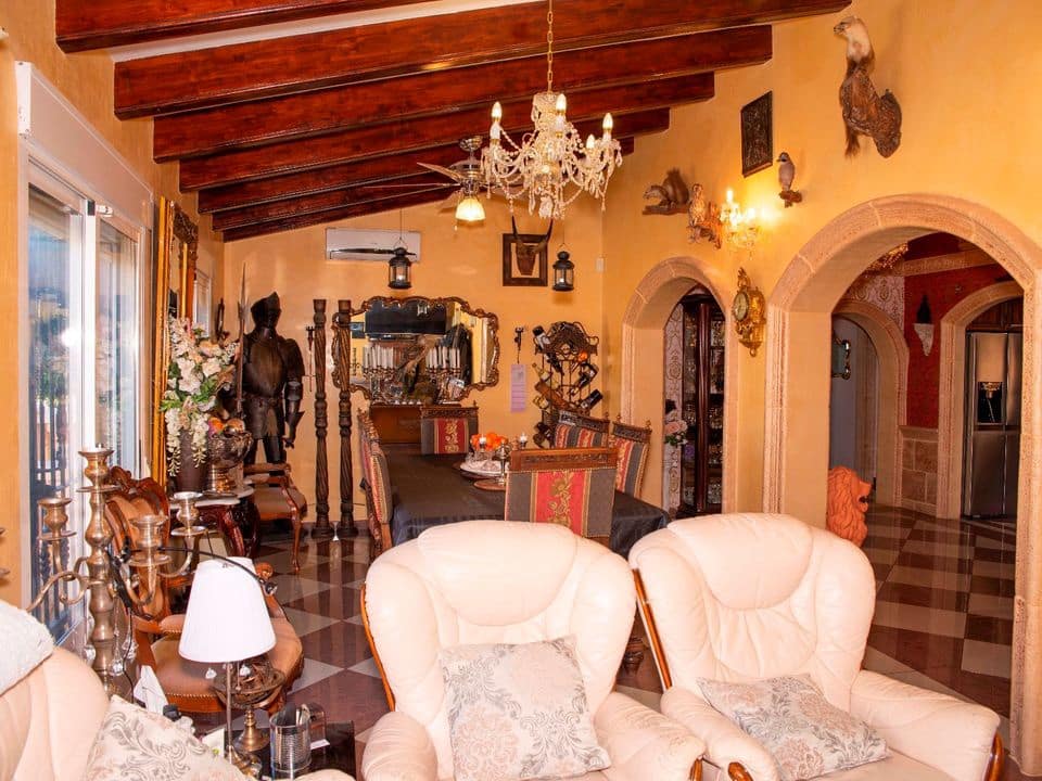 6 sypialnia Finka/Dom wiejski na sprzedaż w Miasto Alicante / Alacant z basenem garażem - 699 950 € (Ref: 9434568)